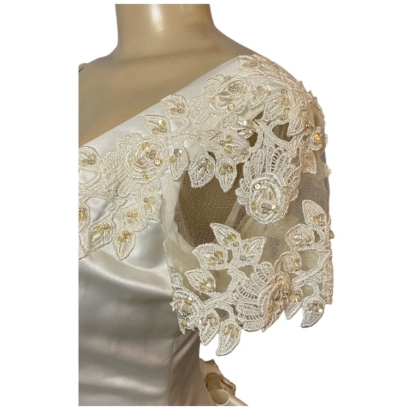 Michelangelo Satin Ivory Wedding Gown Dress With Pearls & Beading Size 6 - Picture 8 of 16